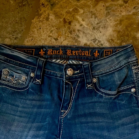 Rock Revival Capris - Picture 5 of 6